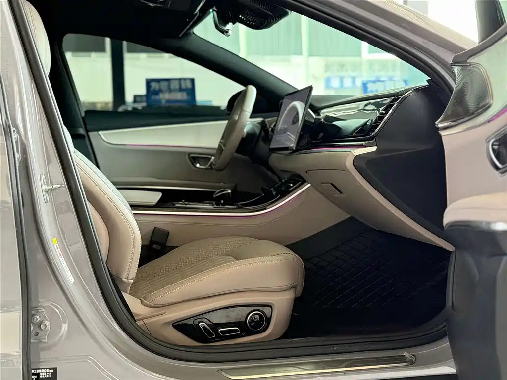 BYD Han EV 605KM Prestige 2024 - thumbnail 18