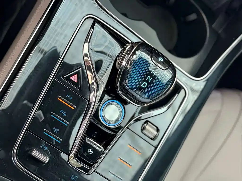 BYD Han EV 605KM Prestige 2024 - thumbnail 20