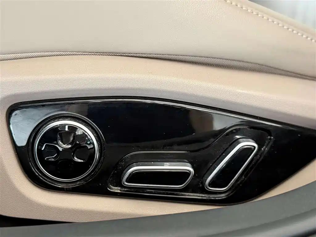 BYD Han EV 605KM Prestige 2024 - thumbnail 23