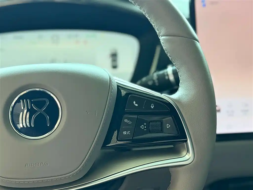BYD Han EV 605KM Prestige 2024 - thumbnail 24