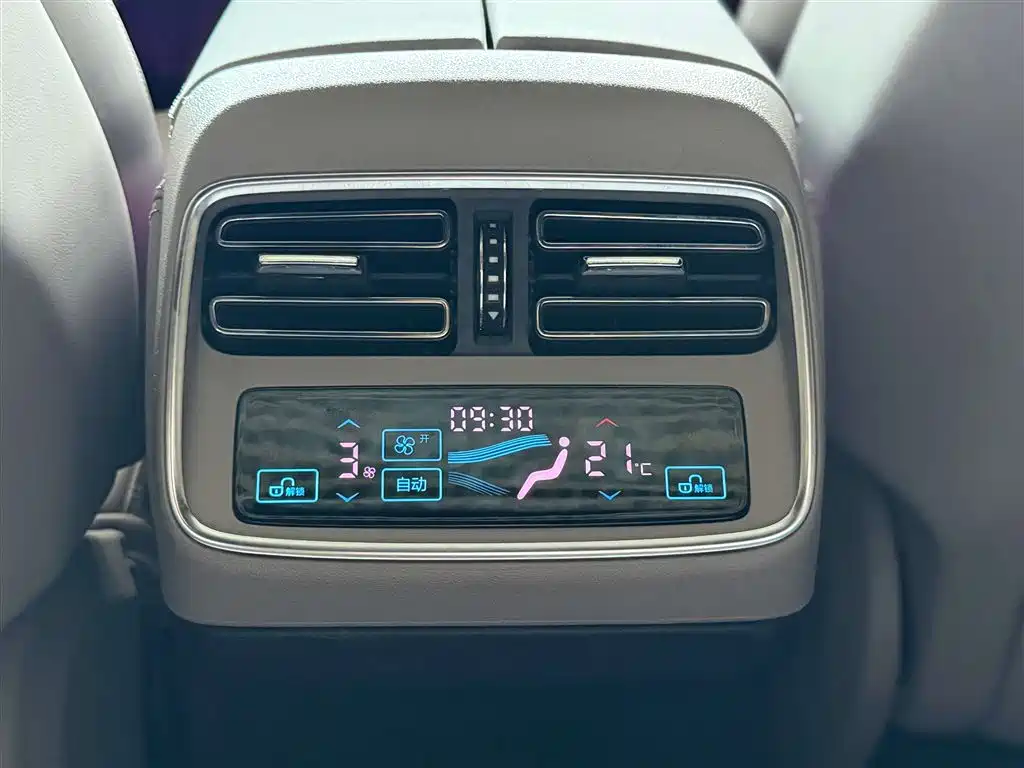 BYD Han EV 605KM Prestige 2024 - thumbnail 26