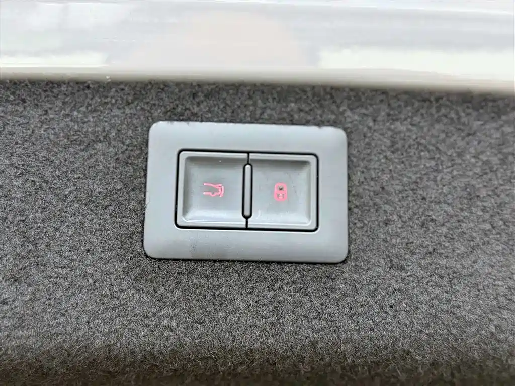 BYD Han EV 605KM Prestige 2024 - thumbnail 27