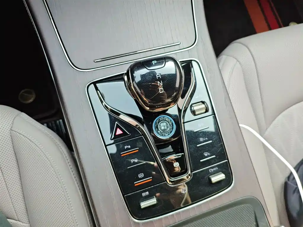 BYD BYD Han EV 701km LiDAR Intelligent Driving Edition 2025 - thumbnail 6