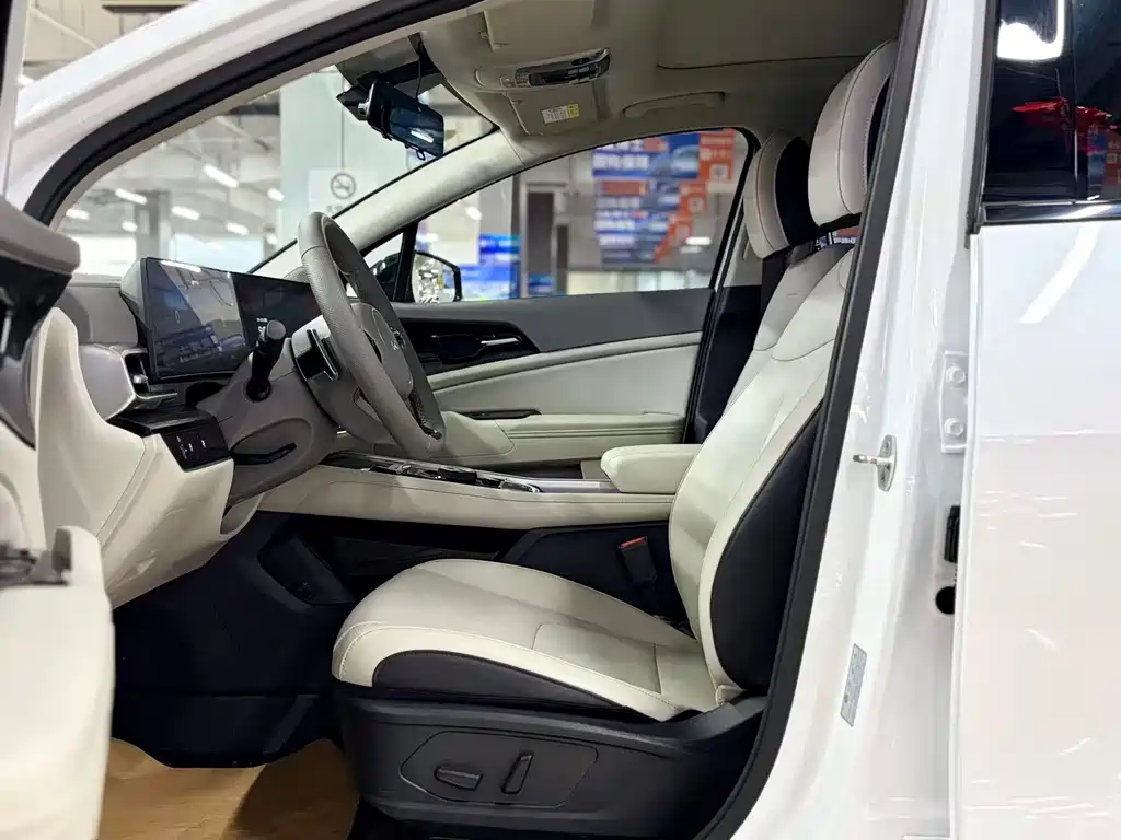 Kia Sportage 2023 1.5T FWD Prestige 2024 - thumbnail 4