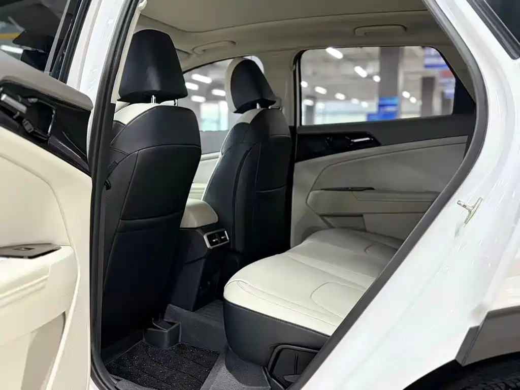 Kia Sportage 2023 1.5T FWD Prestige 2024 - thumbnail 5