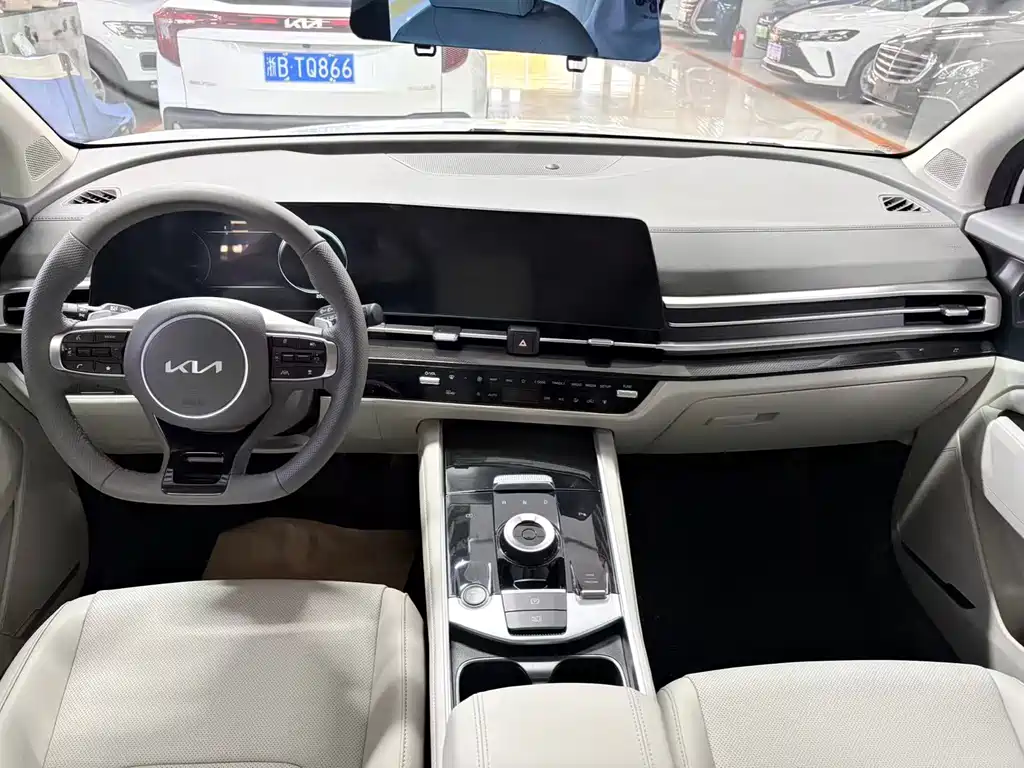 Kia Sportage 2023 1.5T FWD Prestige 2024 - thumbnail 6