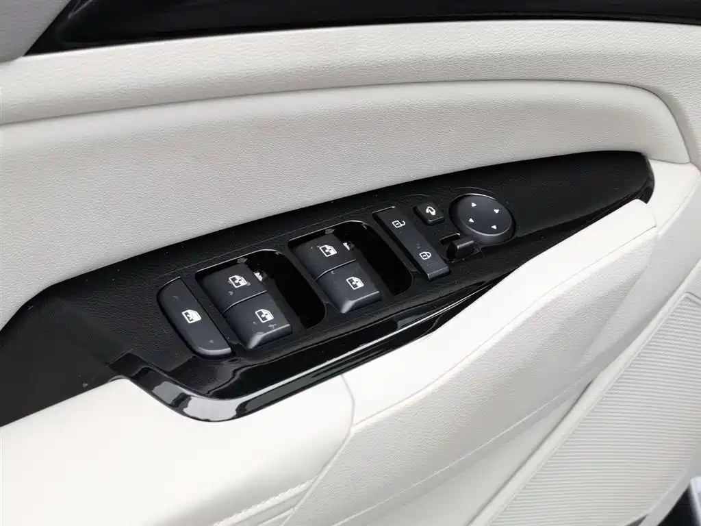 Kia Sportage 2023 1.5T FWD Prestige 2025 - thumbnail 9
