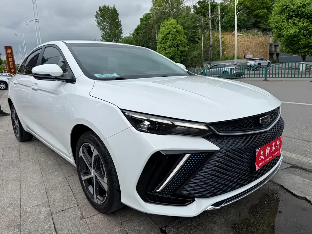 Geely Auto Emgrand L 2023 - thumbnail 3