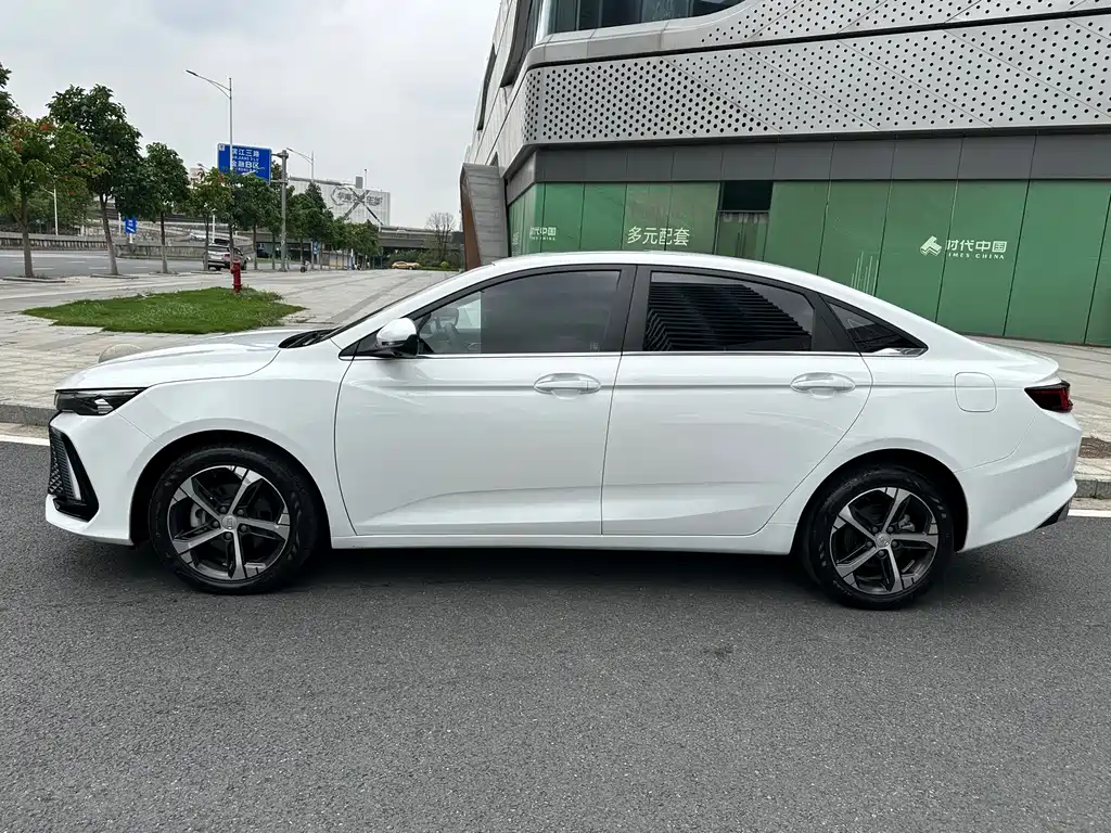 Geely Auto Geely Emgrand L 2022 1.4T CVT Flagship 2022 - thumbnail 4