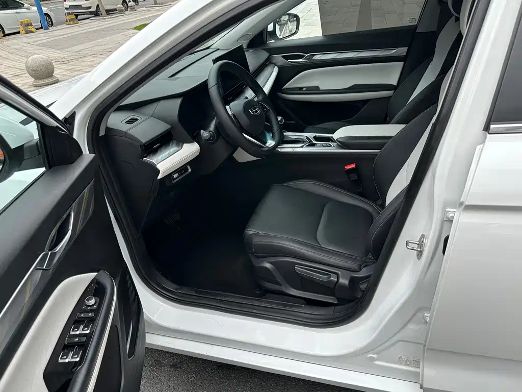Geely Auto Geely Emgrand L 2022 1.4T CVT Flagship 2022 - thumbnail 6