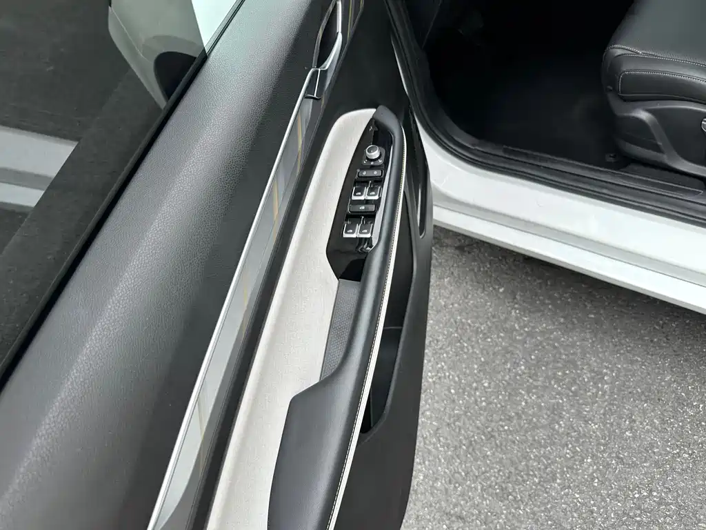 Geely Auto Geely Emgrand L 2022 1.4T CVT Flagship 2022 - thumbnail 8