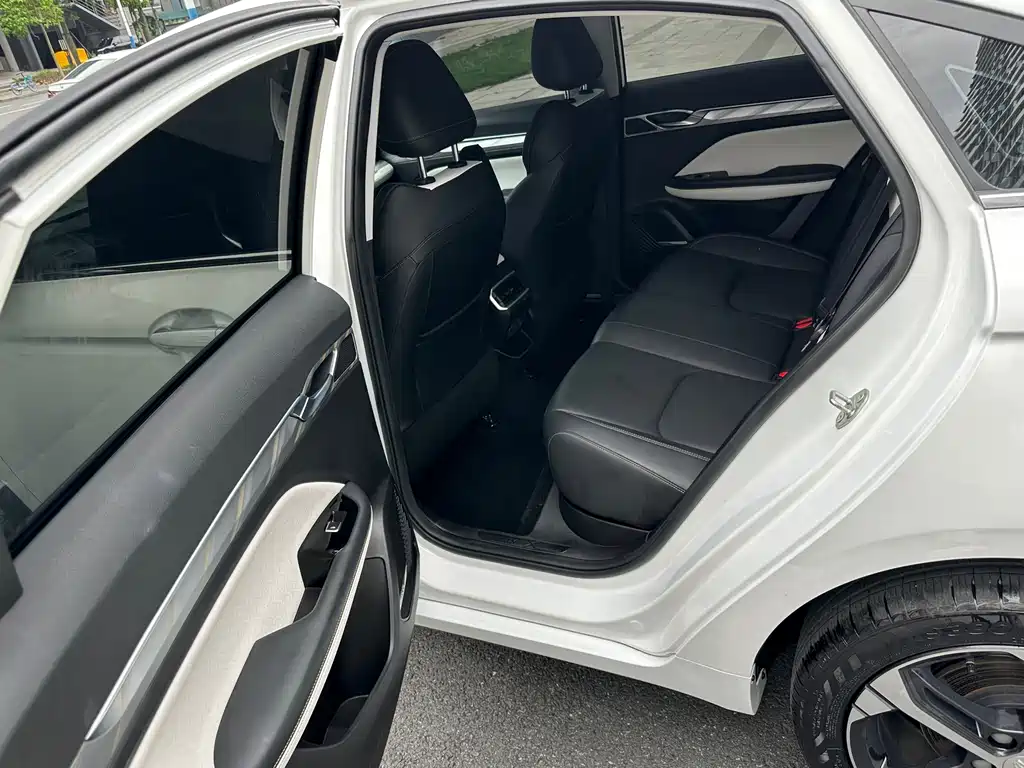 Geely Auto Geely Emgrand L 2022 1.4T CVT Flagship 2022 - thumbnail 9