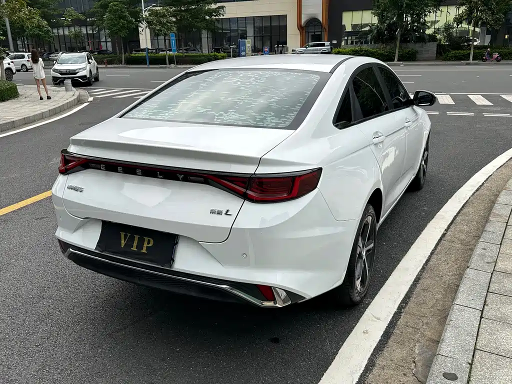 Geely Auto Geely Emgrand L 2022 1.4T CVT Flagship 2022 - thumbnail 17