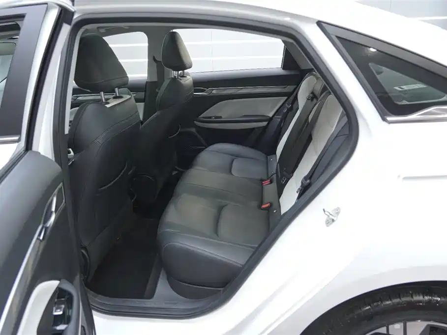 Geely Auto Geely Emgrand L 2022 1.4T CVT Flagship 2022 - thumbnail 11