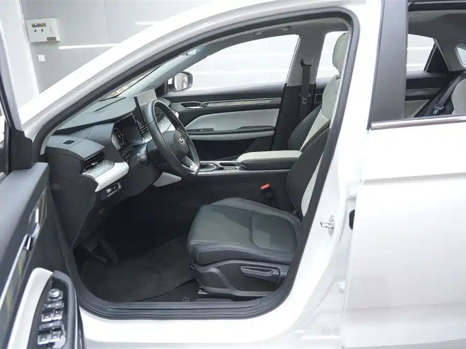 Geely Auto Geely Emgrand L 2022 1.4T CVT Flagship 2022 - thumbnail 12