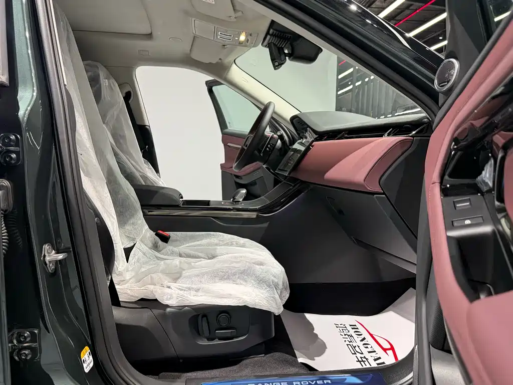 Land Rover Range Rover Evoque L SE 2026 - thumbnail 17
