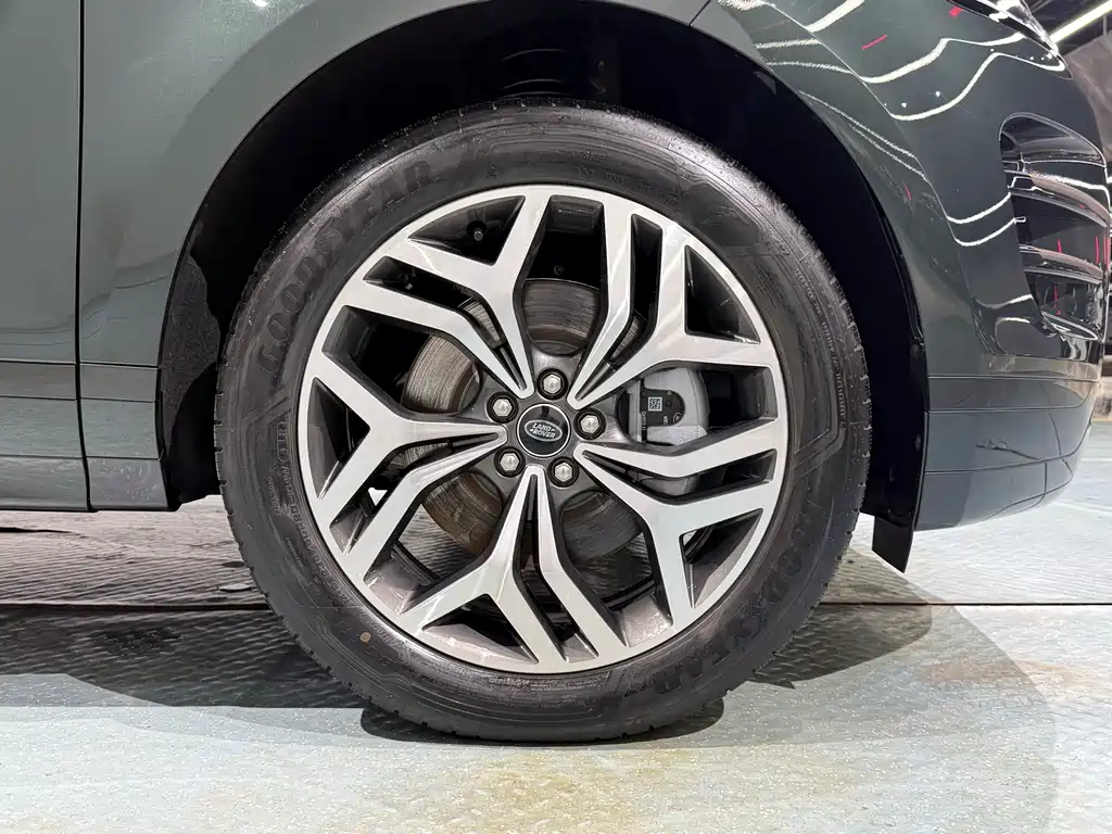 Land Rover Range Rover Evoque L SE 2026 - thumbnail 18