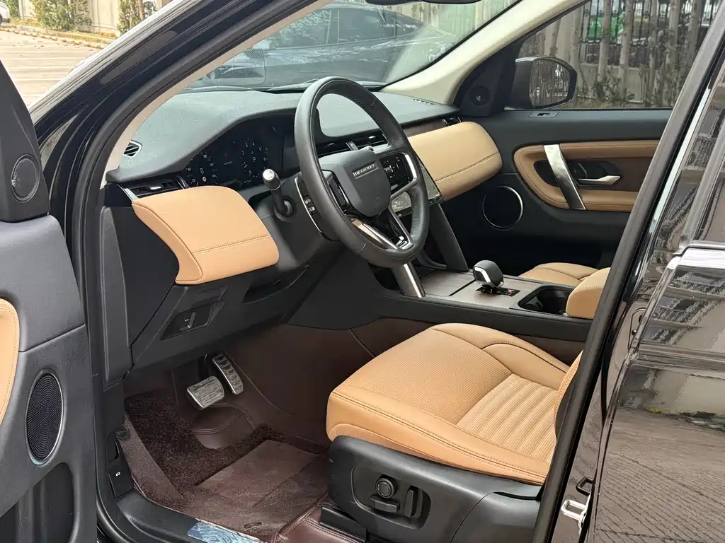 Land Rover Land Rover Discovery Sport 2024 Luxury Custom Edition 2024 - thumbnail 5