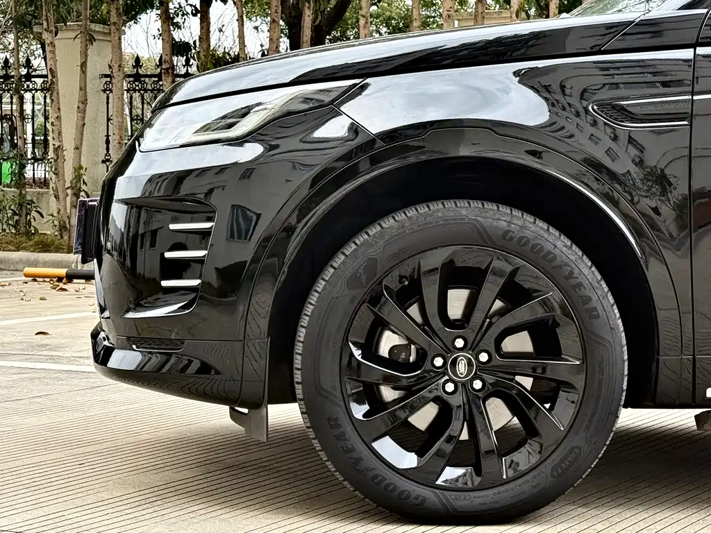 Land Rover Land Rover Discovery Sport 2024 Luxury Custom Edition 2024 - thumbnail 16