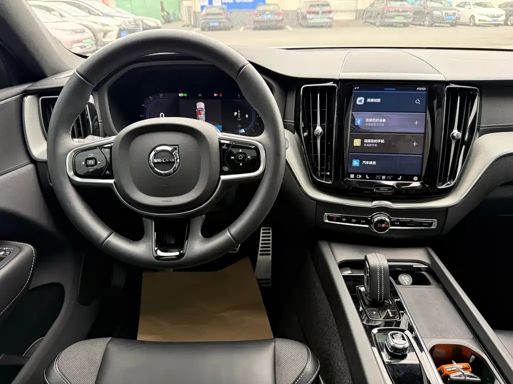 Volvo Volvo XC60 2022 B5 AWD R-Design 2022 - thumbnail 7