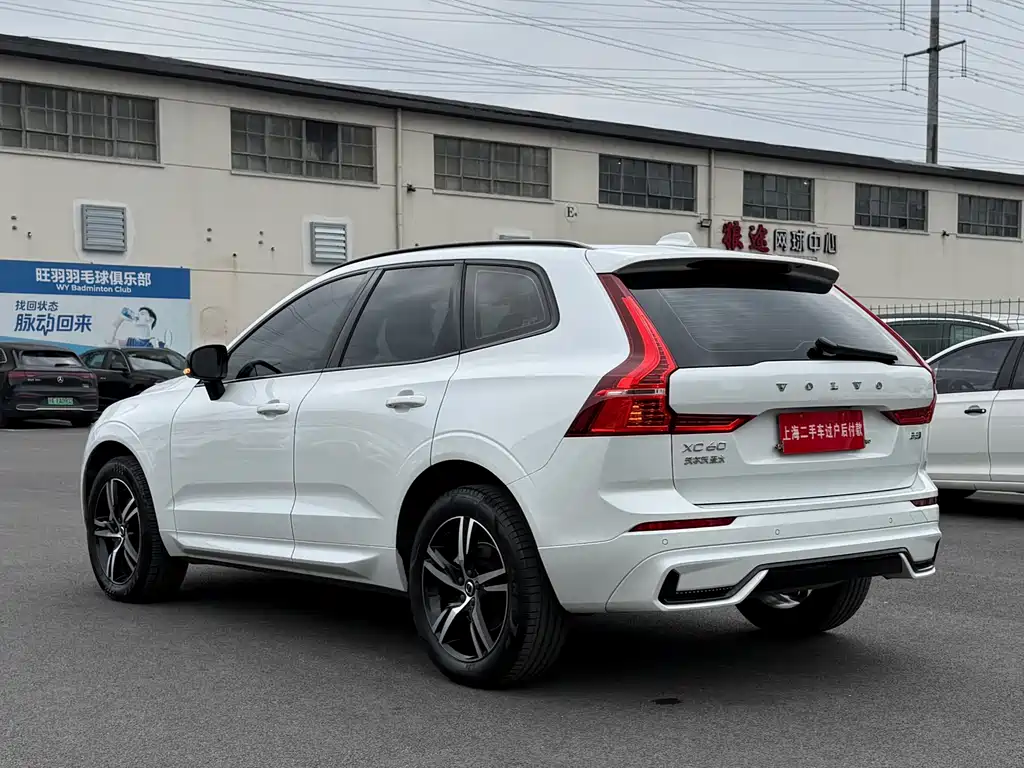 Volvo Volvo XC60 2022 B5 AWD R-Design 2022 - thumbnail 26
