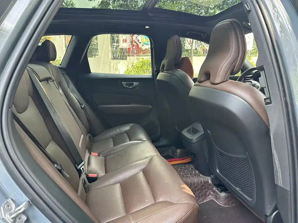 Volvo Volvo XC60 B5 AWD 2021 - thumbnail 5