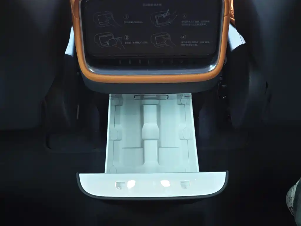 Xiaomi Auto Xiaomi YU7 2025 Long Range High Performance AWD Max 2025 - thumbnail 10