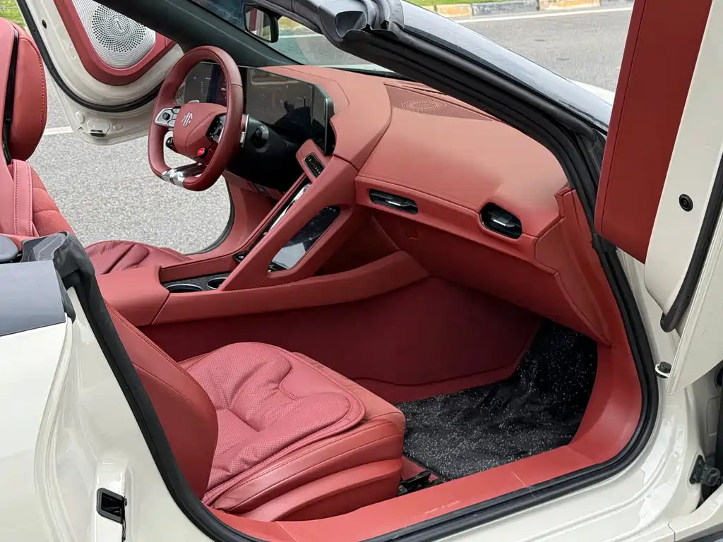 MG MG Cyberster 520km AWD Legend Red Soft Top 2026 - thumbnail 15