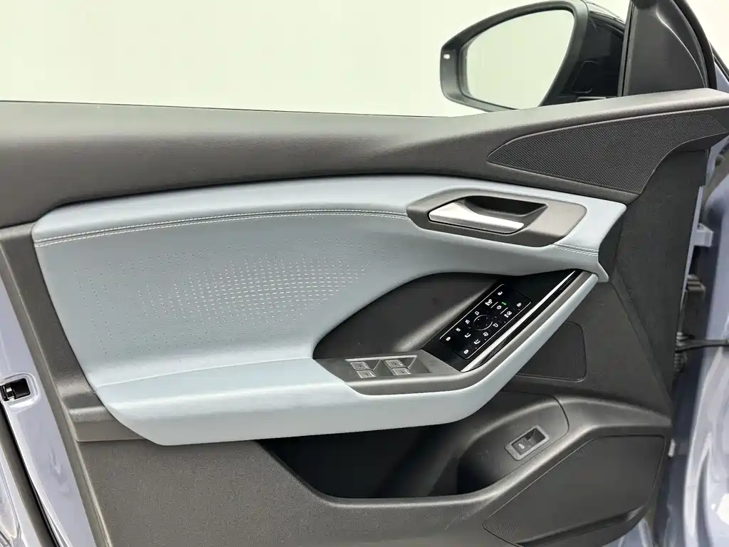 Audi Audi Q6L e-tron 2026 Launch Navigator Edition 2025 - thumbnail 15