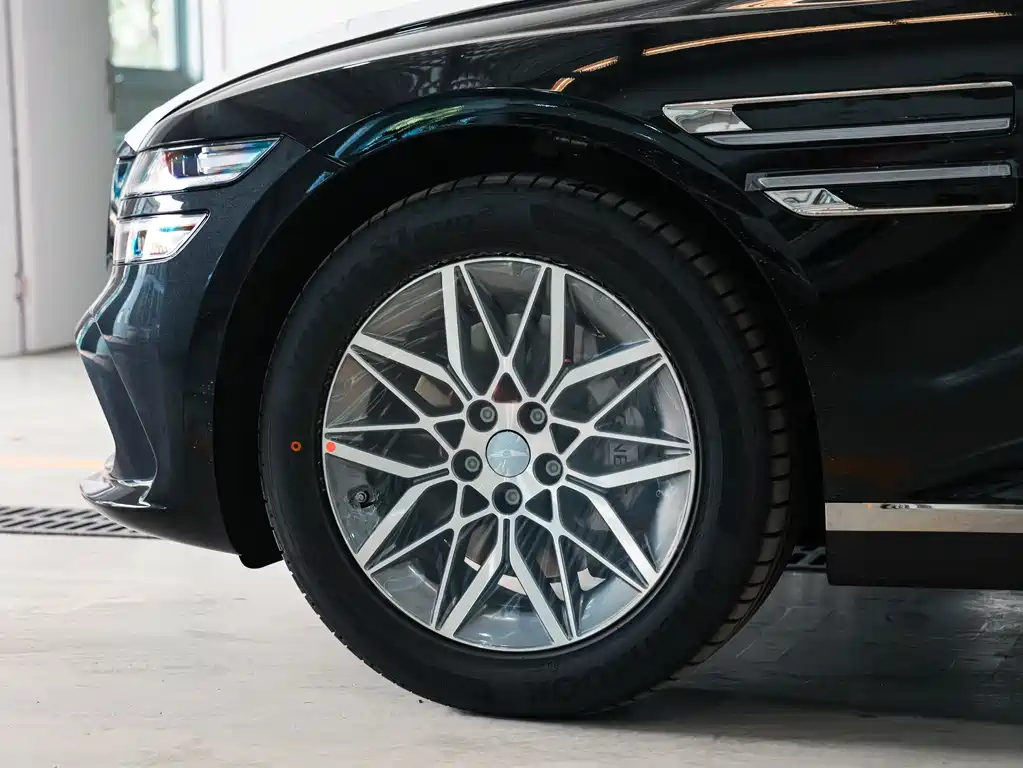 Genesis Genesis G80 2.5T RWD Luxury 2026 - thumbnail 3