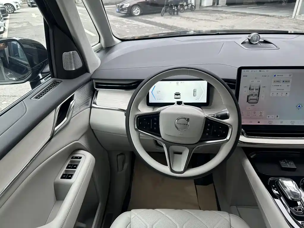 Volvo Volvo EM90 2025 Ultra 6-Seater 2024 - thumbnail 10