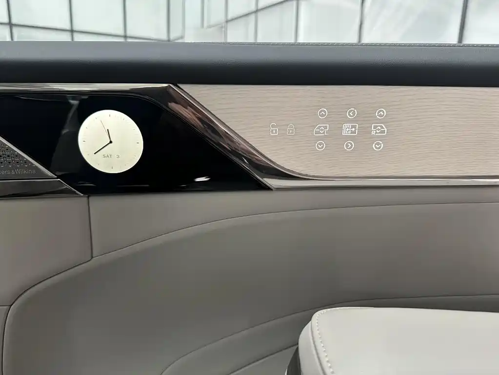 Volvo Volvo EM90 2025 Ultra 6-Seater 2024 - thumbnail 14