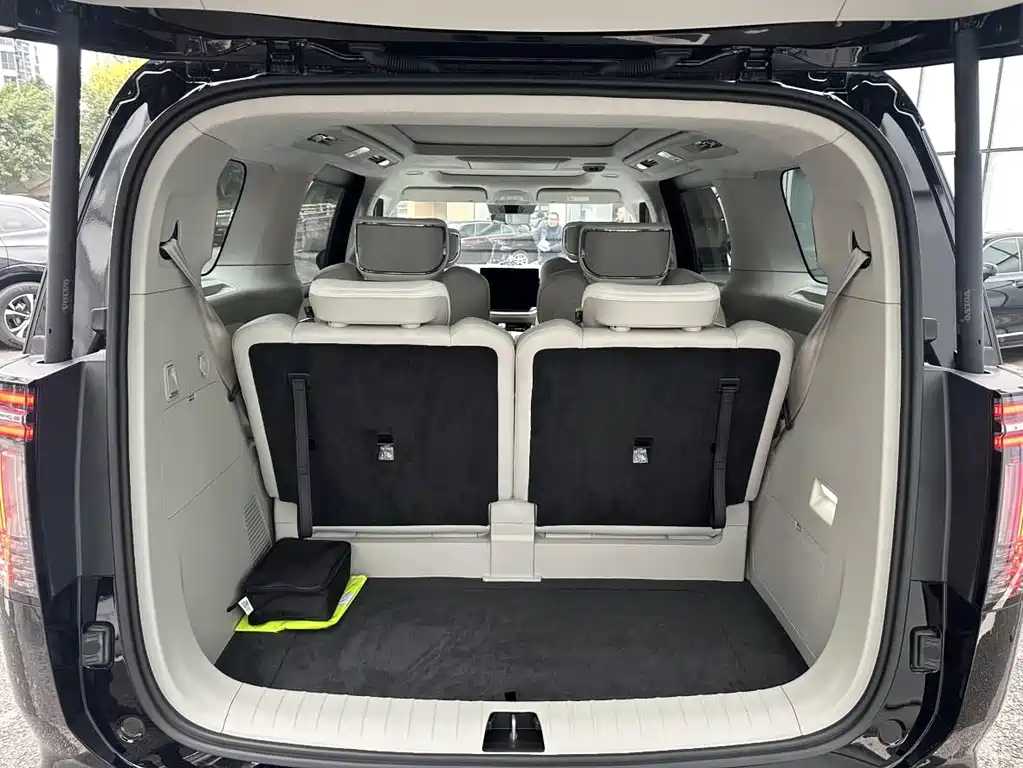 Volvo Volvo EM90 2025 Ultra 6-Seater 2024 - thumbnail 15