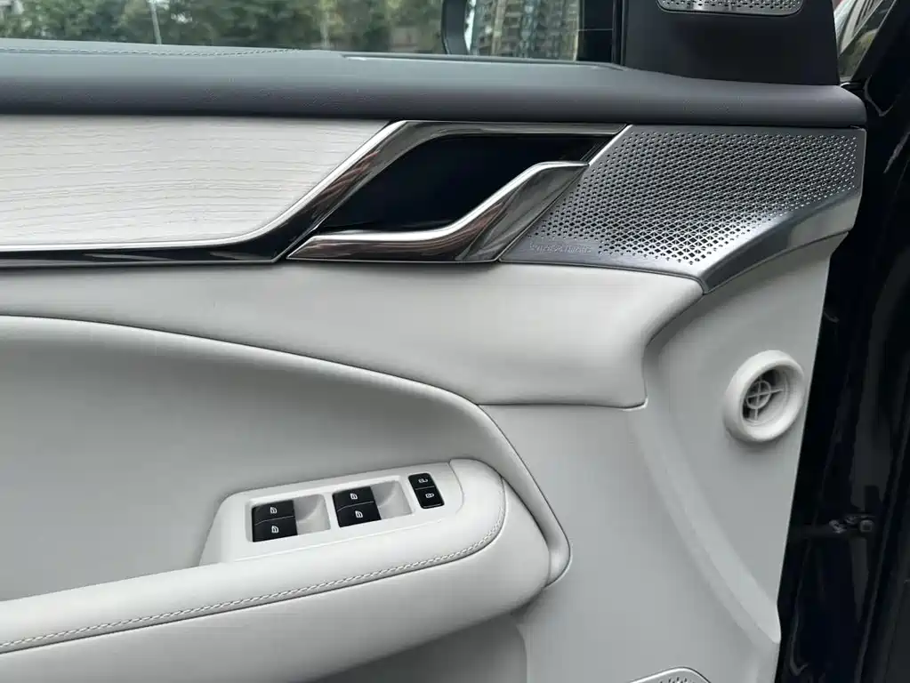 Volvo Volvo EM90 2025 Ultra 6-Seater 2024 - thumbnail 16