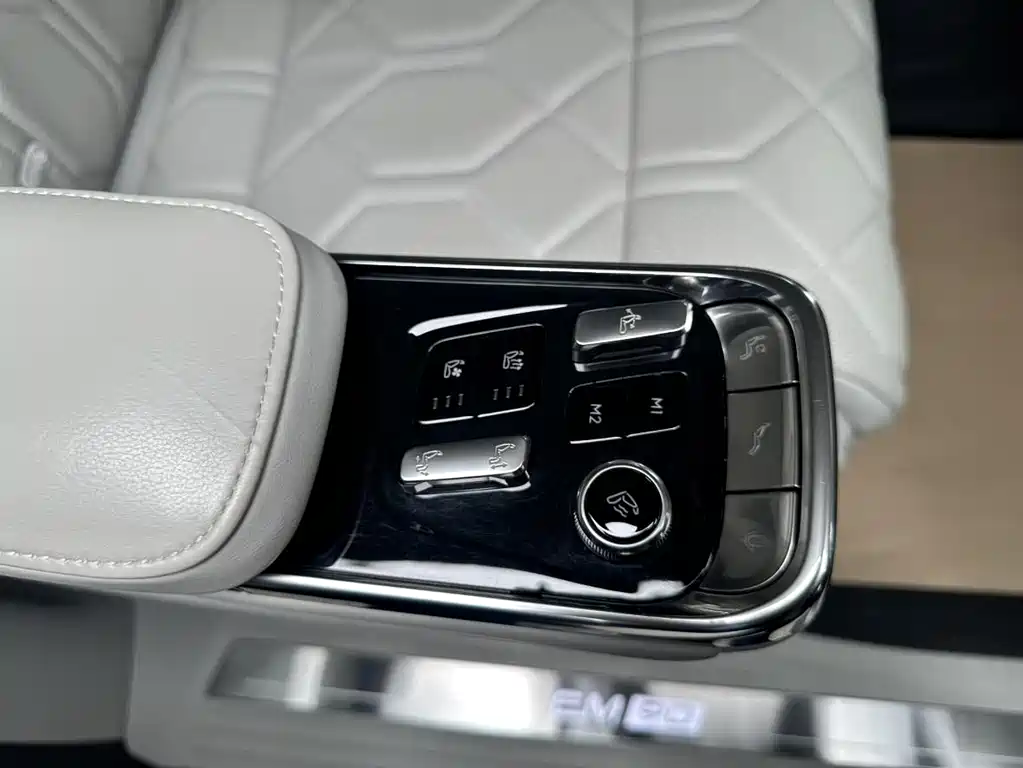 Volvo Volvo EM90 2025 Ultra 6-Seater 2024 - thumbnail 18