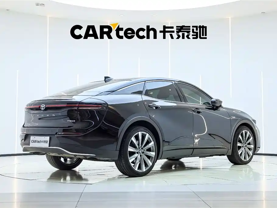 Toyota Toyota Crown SportCross 2023 2.5L SportCross HEV FWD Premium Edition 2024 - thumbnail 3