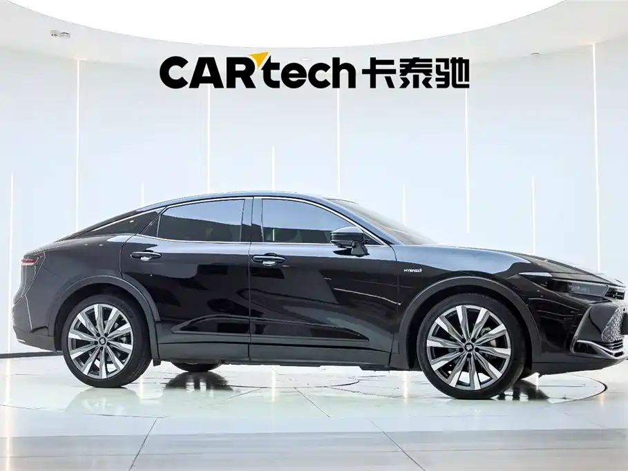 Toyota Toyota Crown SportCross 2023 2.5L SportCross HEV FWD Premium Edition 2024 - thumbnail 4