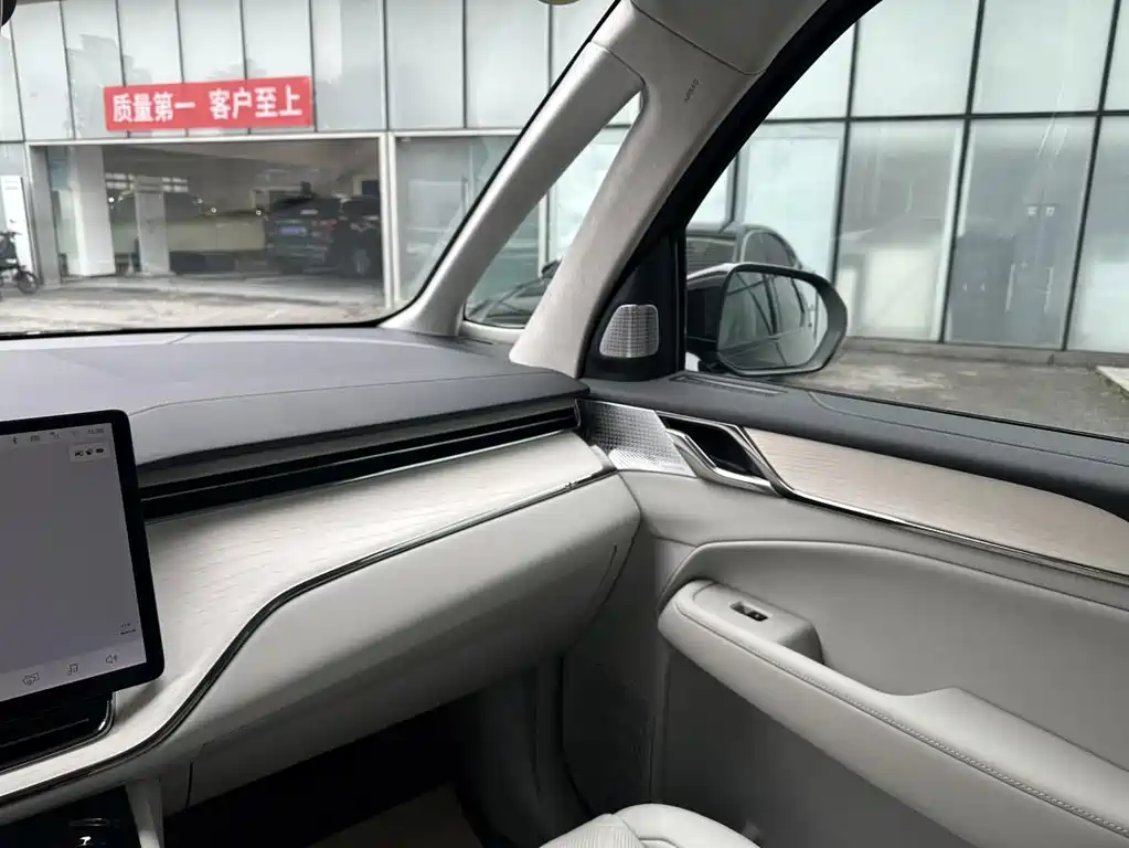 Volvo Volvo EM90 2025 Ultra 6-Seater 2024 - thumbnail 25