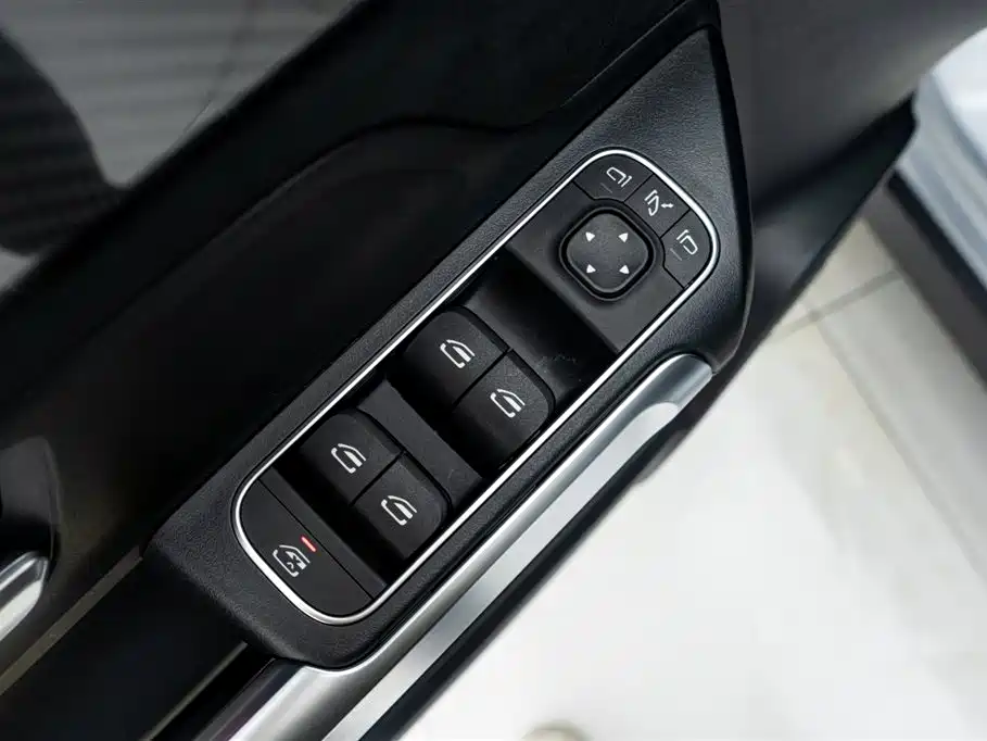 Mercedes-Benz Mercedes-Benz AMG GLB 35 4MATIC 2025 - thumbnail 15