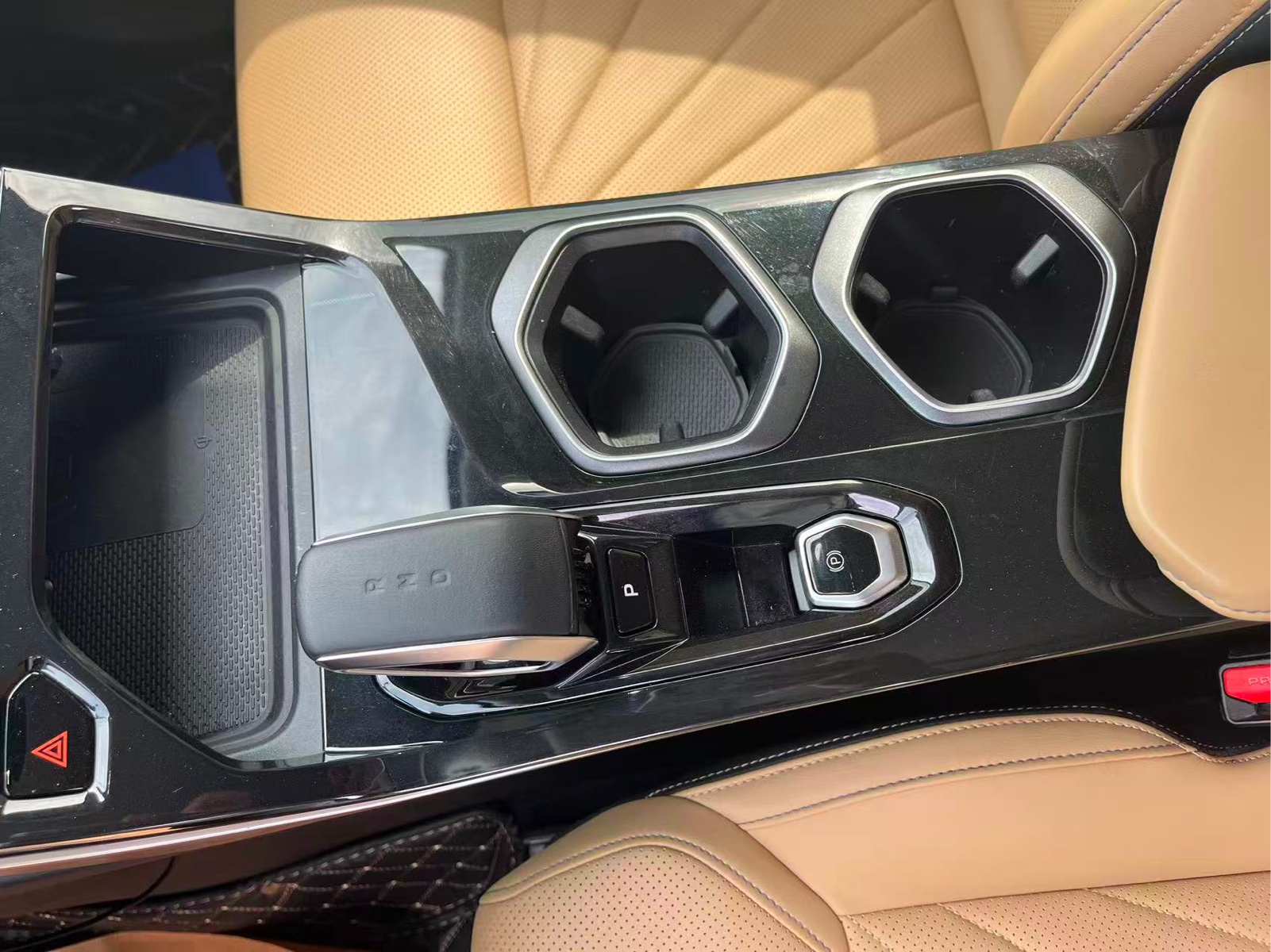 Geely Auto Geely Boyue L 2023 1.5TD DCT Luxury Edition 2023 - thumbnail 7
