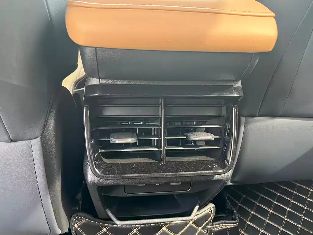 Geely Auto Geely Boyue L 2023 1.5TD DCT Luxury Edition 2023 - thumbnail 8