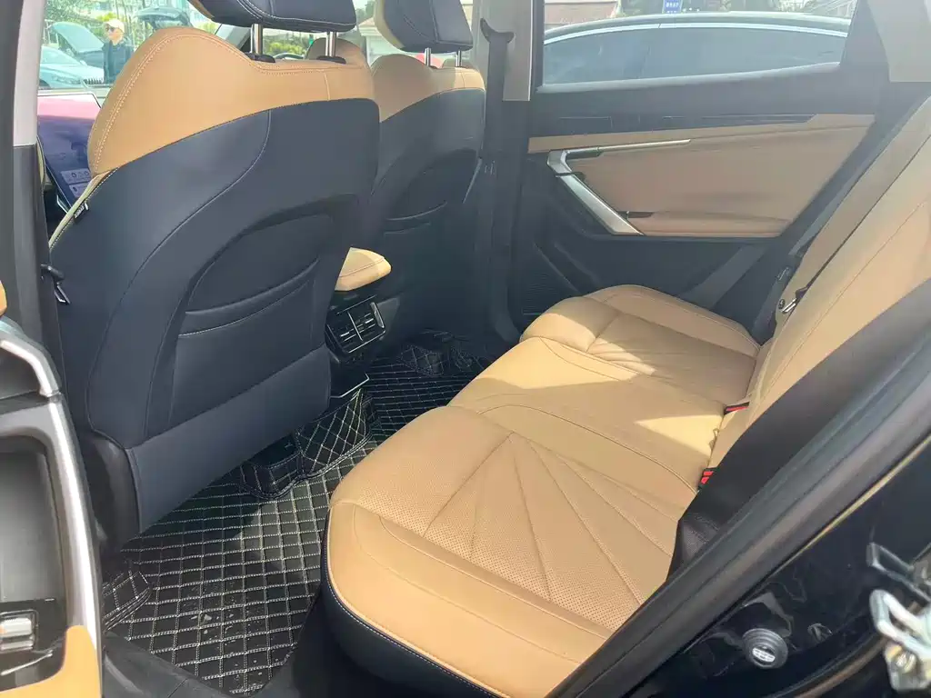 Geely Auto Geely Boyue L 2023 1.5TD DCT Luxury Edition 2023 - thumbnail 9