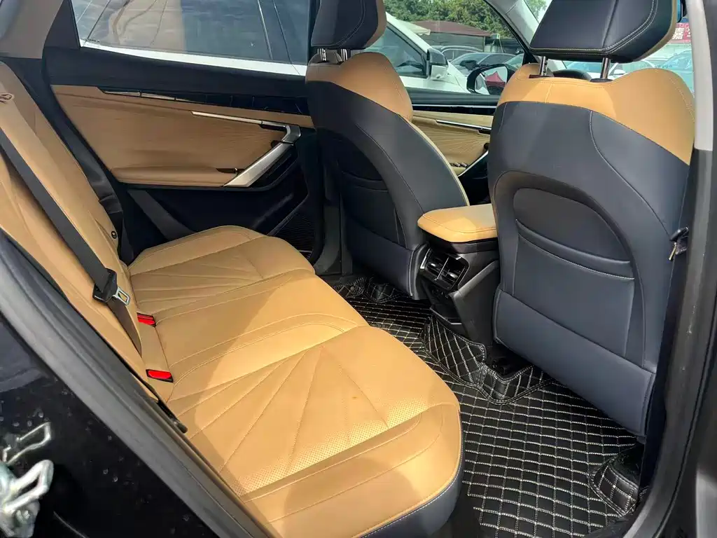 Geely Auto Geely Boyue L 2023 1.5TD DCT Luxury Edition 2023 - thumbnail 11