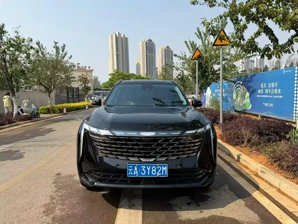 Geely Auto Boyue L 1.5TD DCT Luxury 2023 - thumbnail 2