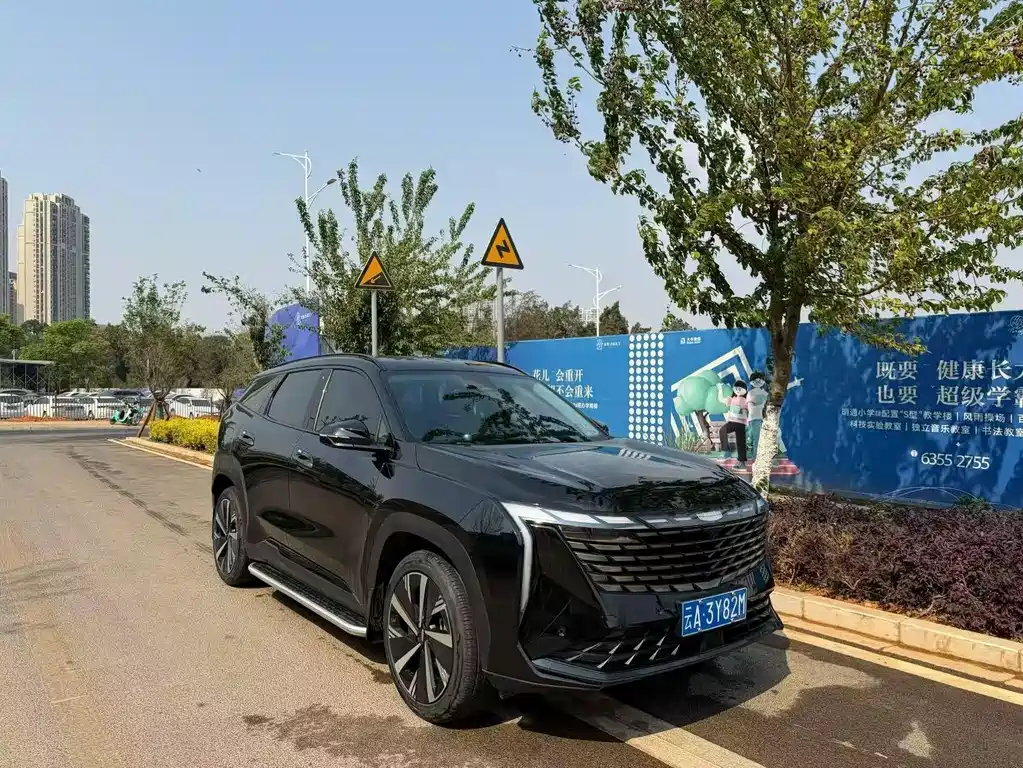 Geely Auto Boyue L 1.5TD DCT Luxury 2023 - thumbnail 3