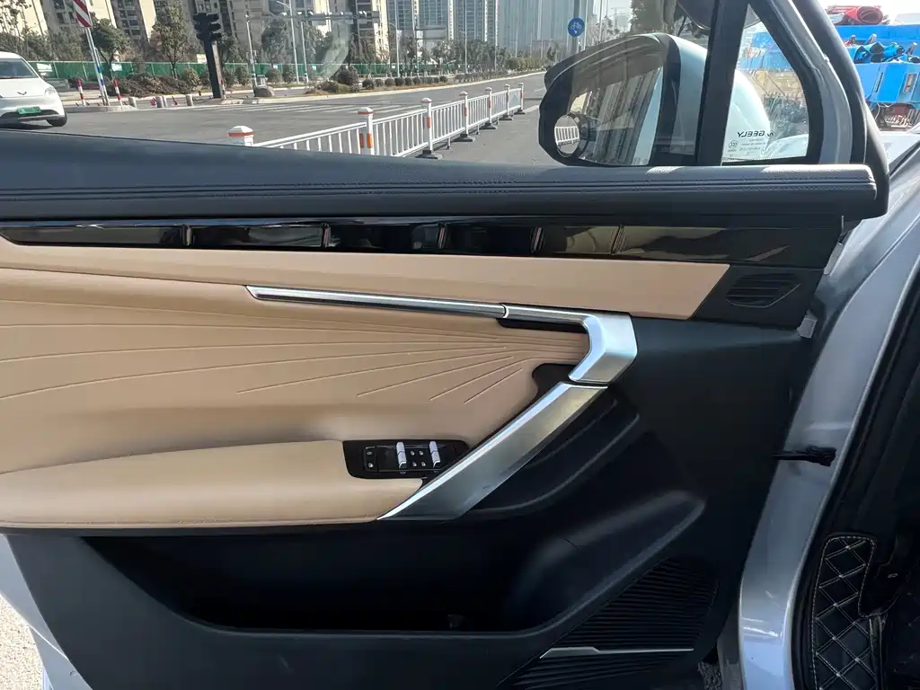 Geely Auto Geely Boyue L 1.5TD DCT Premium 2022 - thumbnail 8