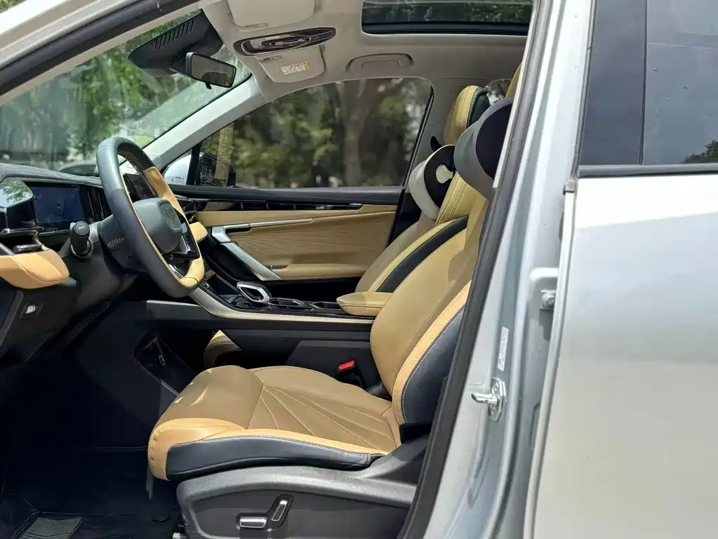Geely Auto Geely Boyue L 2023 1.5TD DCT Premium Edition 2022 - thumbnail 4