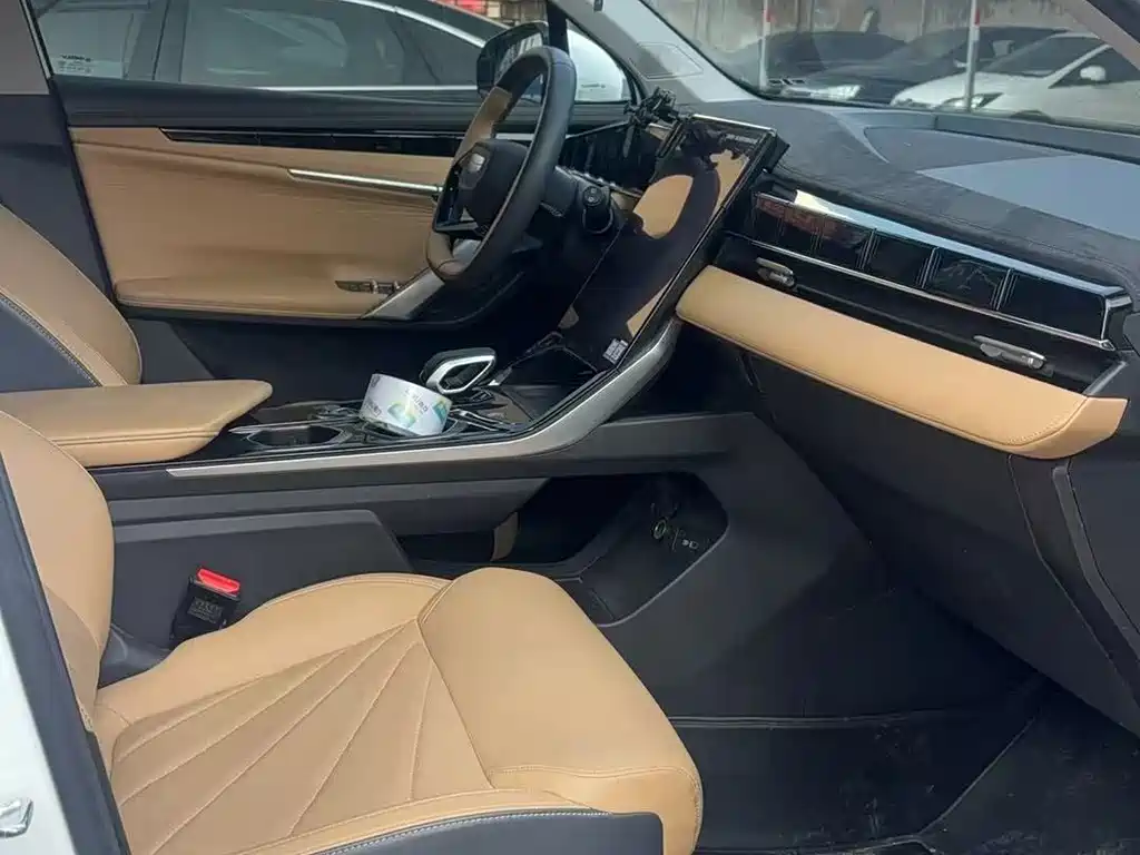 Geely Auto Boyue L 2023 1.5TD DCT Prestige Edition 2023 - thumbnail 7