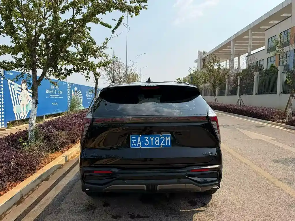 Geely Auto Boyue L 1.5TD DCT Luxury 2023 - thumbnail 8