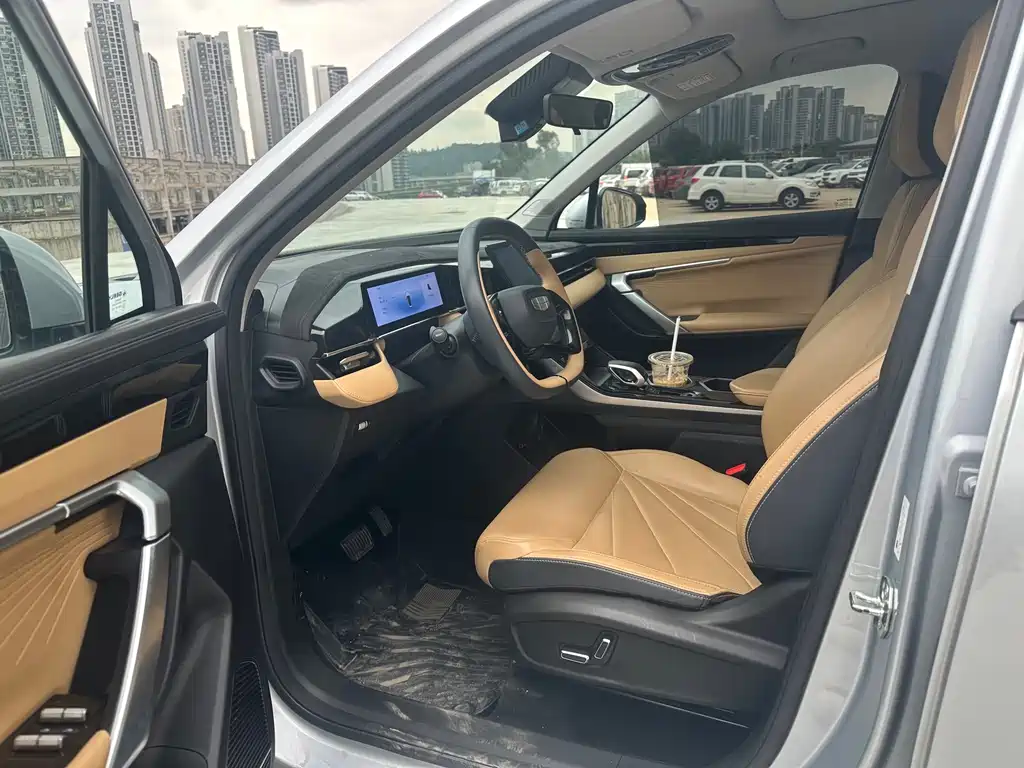 Geely Auto Geely Boyue L 1.5TD DCT Premium 2022 - thumbnail 4